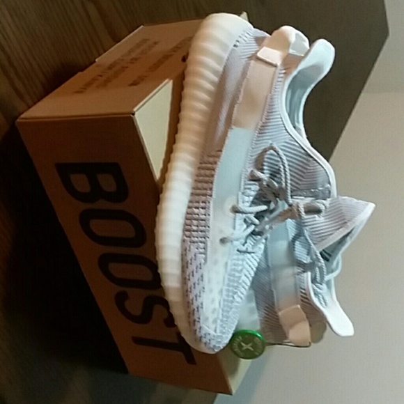 YEEZY 700 STATIC YouTube